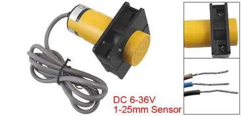 Capacitive Proximity Switch E2K C25ME1 NPN NO DC 6 To 36V 300mA Sensor Cylindrical 3 Wire, side view and close-up with wires