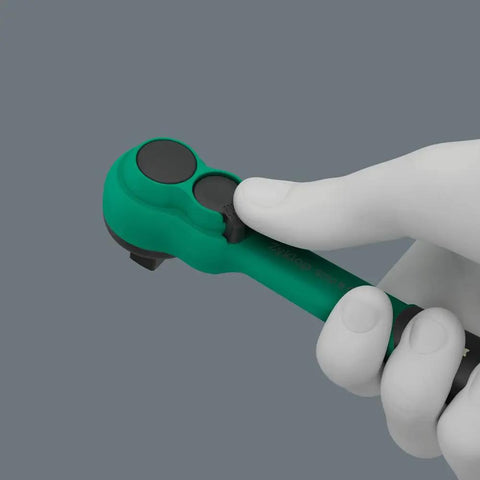 Hand holding Zyklop Comfort Ratchet With Reversing Lever Three Eighths Inch Drive 230 mm Length Slim Ergonomic Grip