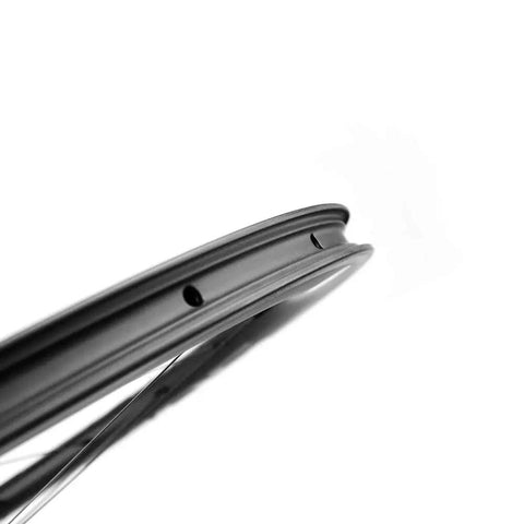 Side view of Beefy 50mm Deep Carbon Wheelset Tubeless Ready With Basalt Braking Surface EN And UCI Approved Dual Novatec Hubs