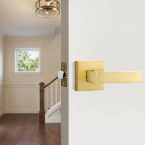 Modern hallway door showing gold finish keyless lever from 5 Pack Hallway And Closet Door Levers Dope Sleek Modern Gold Finish Keyless Non Locking Heavy Duty Lockset For Right Or Left Handed Doors Smooth Operation Easy Install In Home Or Office Spaces.