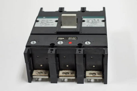 Heavy Duty Industrial Circuit Breaker With Fixed Thermal Magnetic Protection 250 Amp Four Pole Switch 600 Volt AC Power Guard, front view.
