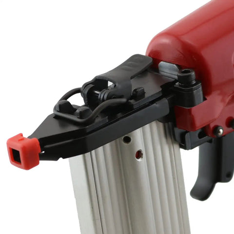 Heavy-Duty Pneumatic 18-Gauge Straight Brad Nailer Bad Boy close-up of anodized aluminum magazine with no-mar nose tip.