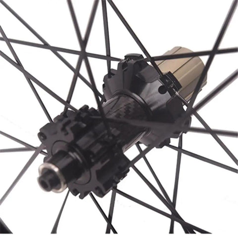 Ultralight Carbon Road Wheelset For 700C Disc Brakes With Quick Release Front And Rear 24H Spokes close-up of rear hub