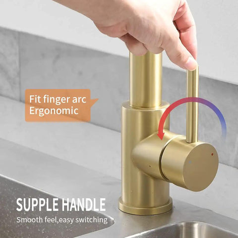 Close-up of Gold 304 Stainless Steel Kitchen Faucet With Pull Down Sprayer Industrial Single Handle ergonomic design and brushed finish