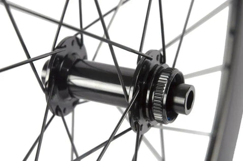 Close-up of hub and spokes on 50mm Carbon Disc Brake Road Wheelset 700c Clincher 3K Matte Finish Lightweight 1780g Per Pair Toray T700 Fiber