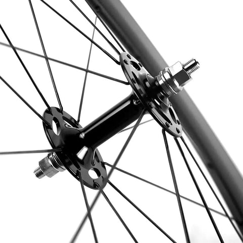 Close-up of hub and spokes of Fixed Gear Wheelset 700C Full Carbon Fiber Deep Rim 38mm 50mm 60mm 88mm Flexible For Urban Fixie And Track