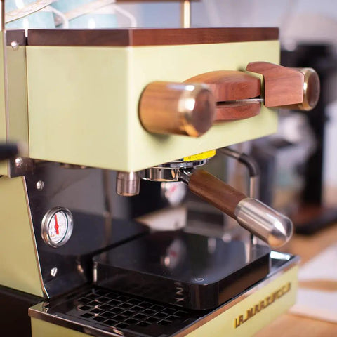 Bottomless 58mm Portafilter For E61 Grouphead Espresso Machines Pro Grade Naked Portafilter With Stainless Steel Body And Zebra Wood Handle
