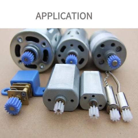 26 Piece Plastic Spindle Gear Kit For DIY Robots And RC Cars, Shaft Sizes 2mm To 4mm, Replacement Gears For 130 180 280 370 Motors shown with motors