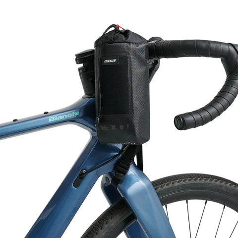 Snack And Hydration On The Go Bike Pouch, Lightweight Waterproof Handlebar Bag With 1.4L Capacity for Racing Bikes on handlebars