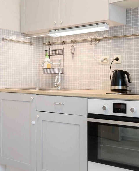 Plug In LED Tube Light Fixture With Linkable Design, 1.4Ft 1800LM 5000K installed under kitchen cabinet