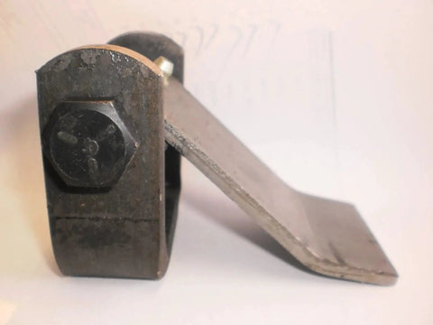 Side view of Heavy Duty Trailer Door Hinges 2 Pack For Truck Doors And Dump Trailers Strap Style Greaseable Weld On Hinges
