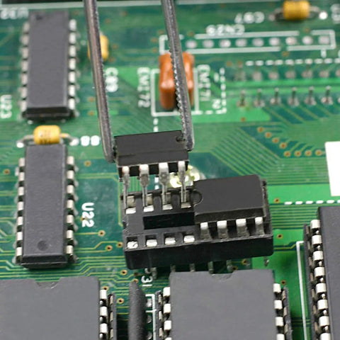 DIP IC Socket Adapter Solder Type 2.54mm Pitch Dual Row 8 Flat Pins 7.6mm Row Pitch 20 Pack Reusable IC Socket Holder shown on circuit board