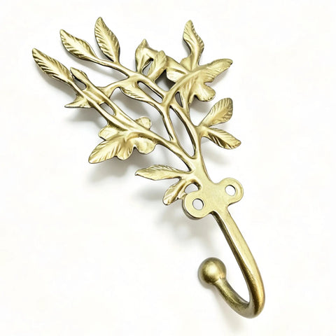 Vintage Flower Wall Hooks, Distressed Metal Coat Rack Set, detailed floral design wall hook, heavy-duty zinc alloy for entryway use.