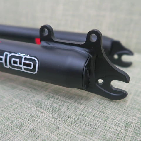 Close-up of MTB Front Suspension Fork 26 Inch Or 29 Inch Aluminum Threadless 28.6mm Straight Tube with double shoulder design.