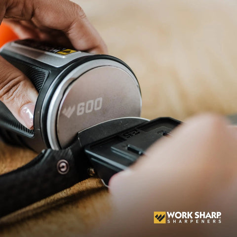 Rolling Knife Sharpener With Four Sharpening Angles 15 Degree 17 Degree 20 Degree 25 Degree And Magnetic Angle Block in use