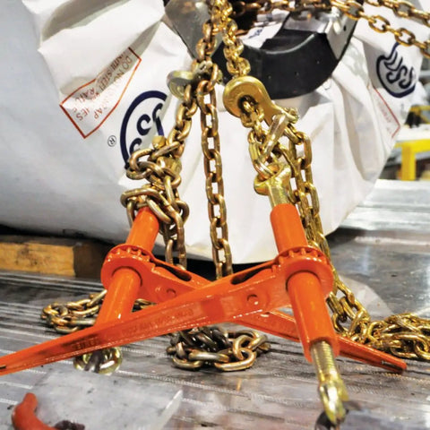 Beefy Ratchet Style Load Binder With Two Grab Hooks 7100 Lb Safe Working Load Fits 5/16 Or 3/8 Inch Grade 70 And Grade 80 Chain