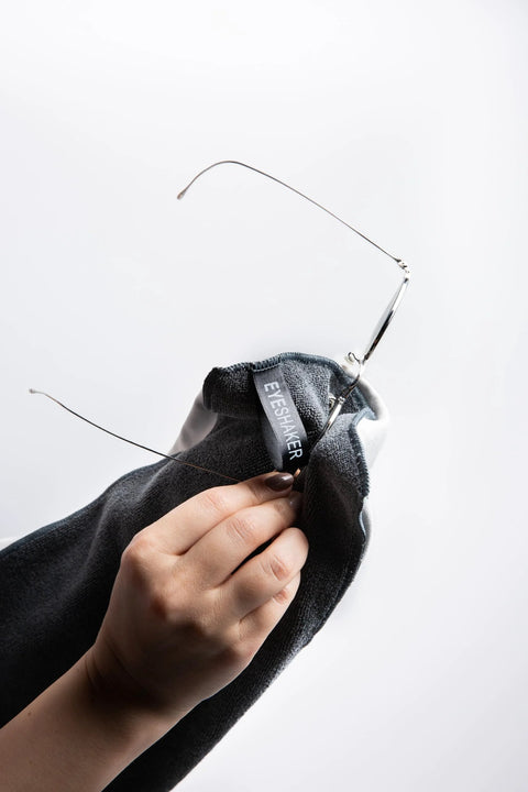Eyeglasses cleaning cloth, gray microfiber 30 x 20 cm, EYESHAKER tag, with metal glasses frame