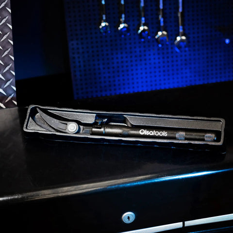 Heavy Duty Adjustable Pry Bar Extending 14 To 19 Inches With Multiple Angle Locking Design Tough As Nails Steel Build in case