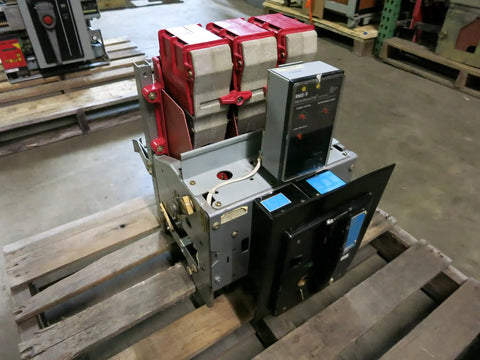 Type K Six Hundred Air Circuit Breaker With Rms Nine Microversa Tripping Unit For Four Eighty Vac Panels Plug And Play Setup on wooden pallets.