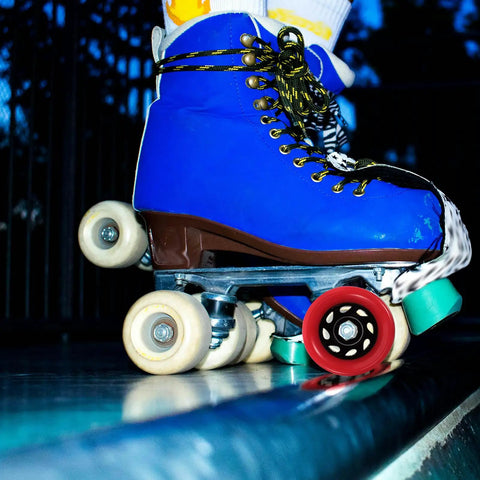 Red 92A Quad Roller Skate Wheels Replacement For Speed Skates Indoor Outdoor Use Grippy Anti Slip PU PP Wheels with Blue Skate