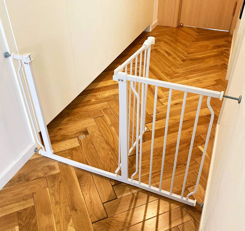 Walk Through Baby Gate For Doorways And Stairs With Auto Close And Hold Open Features, Fits 43.3 To 48 Inch Openings, 30 Inch Tall, White