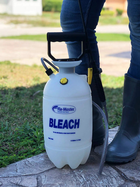 Person with 1.5 Gallon Bleach Sprayer Handheld Chemical Sprayer With Viton Seals, Lightweight White Sprayer For Home Cleaning