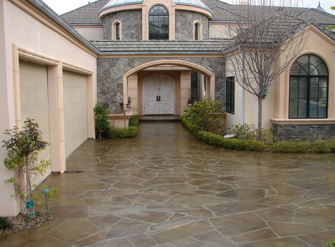 Turbo Concrete Sealer Spray Offering High Gloss Wet Look Finish For Exterior Masonry And Pavers Solvent Based Topcoat on driveway.