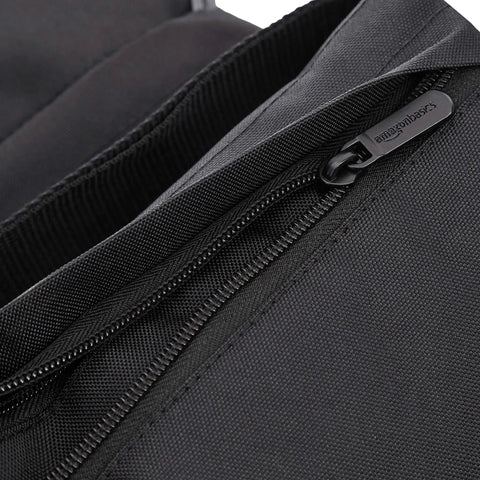 Close-up of zipper on Rock Solid Photographic Sandbags For Studio Lighting Stands With Carry Handle Four Pack built thick polyester.